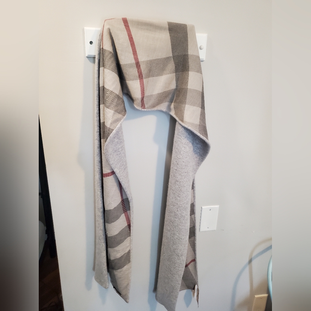 Burberry cashmere and wool scarf